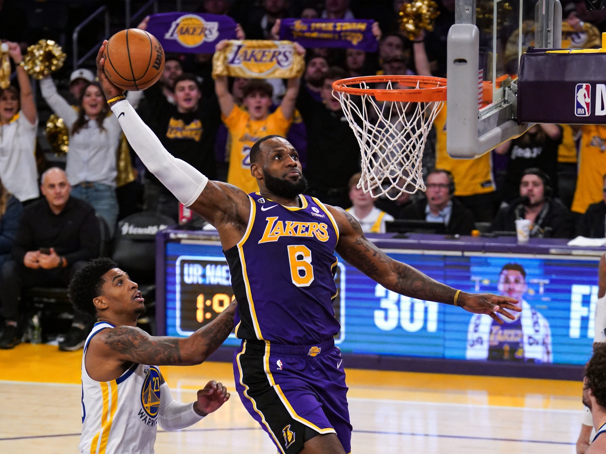 NBA季后赛战报配图